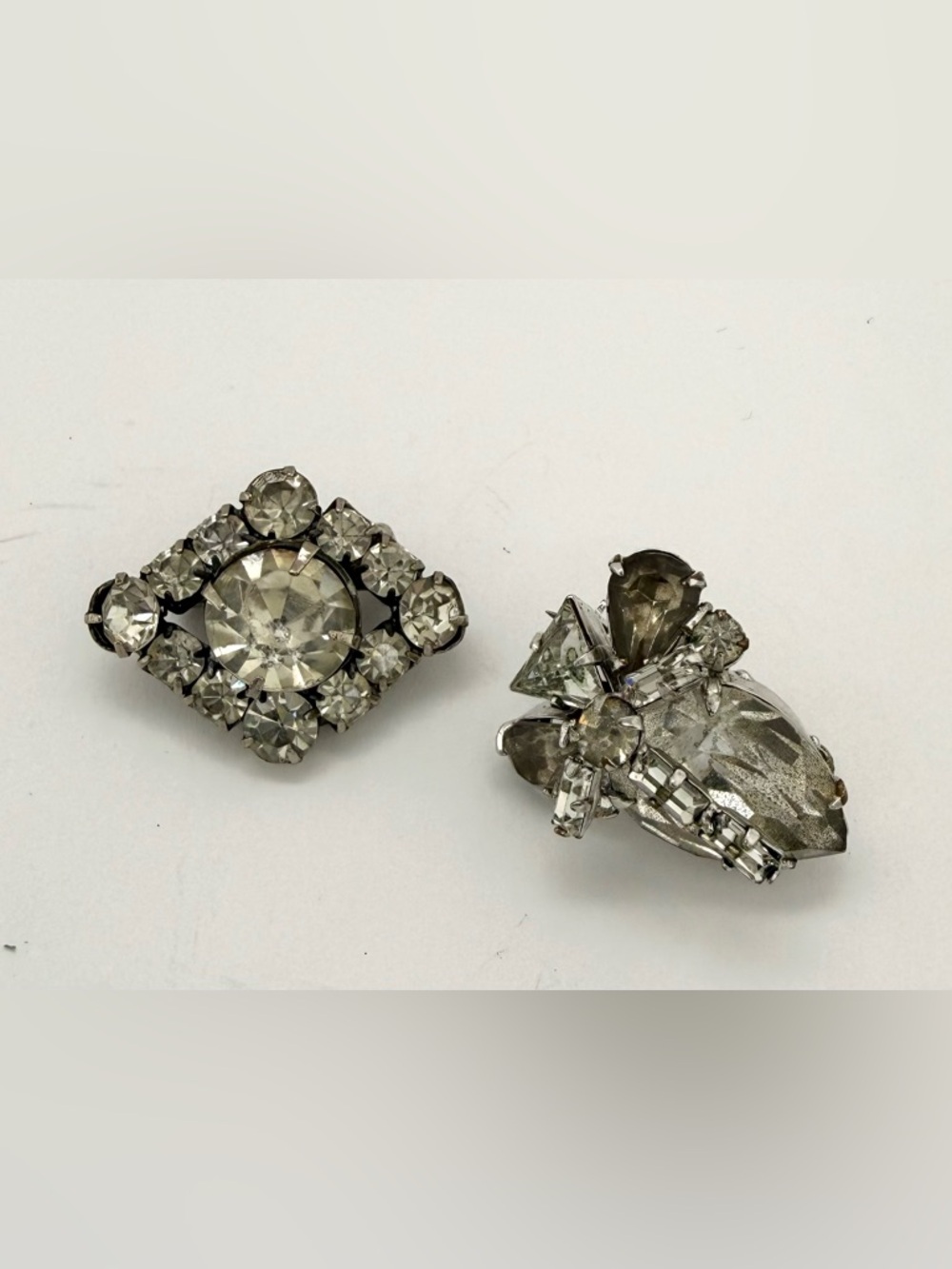 2 Vintage Estate Crystal Glass Rhinestone Dainty Brooches Scarf Pins Silver Tone